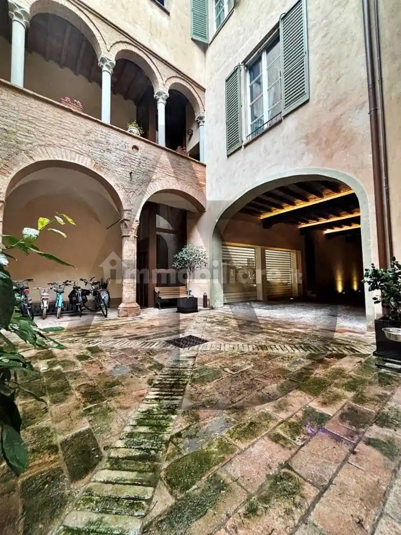 Casa indipendente in vendita a Reggio Emilia