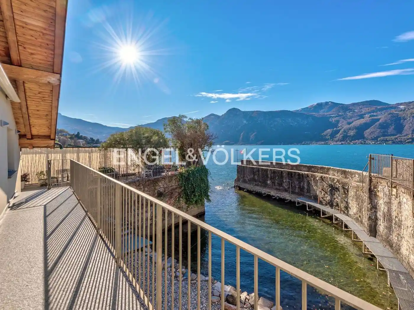 Villa in vendita a Mandello del Lario