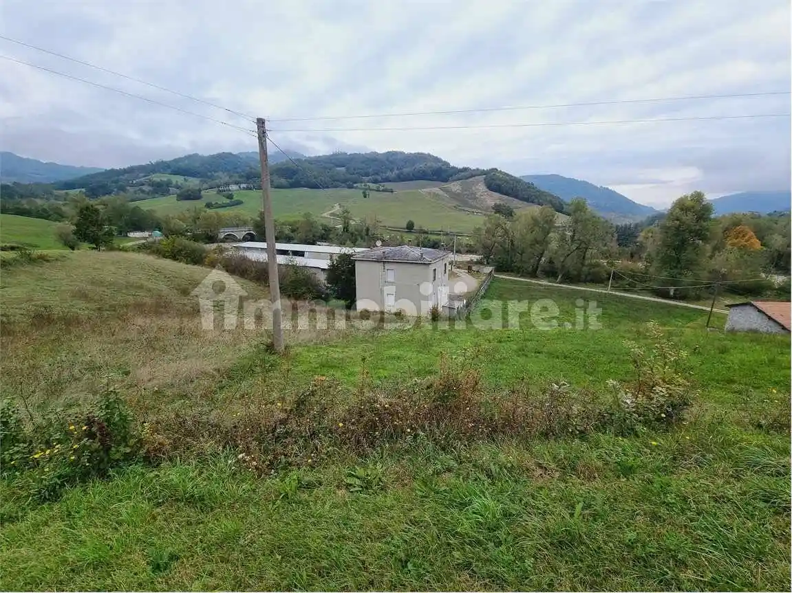 Casa indipendente in vendita a Bettola