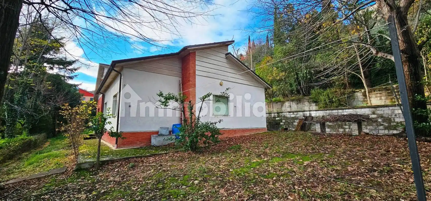 Casa indipendente in vendita a San Severino Marche