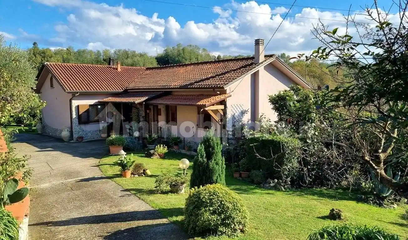 Villa in vendita a Aulla