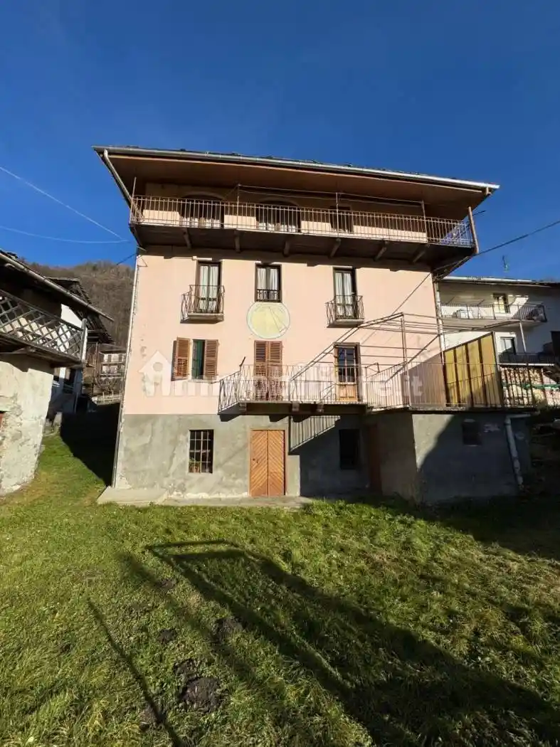 Palazzo - Edificio in vendita a Ceres