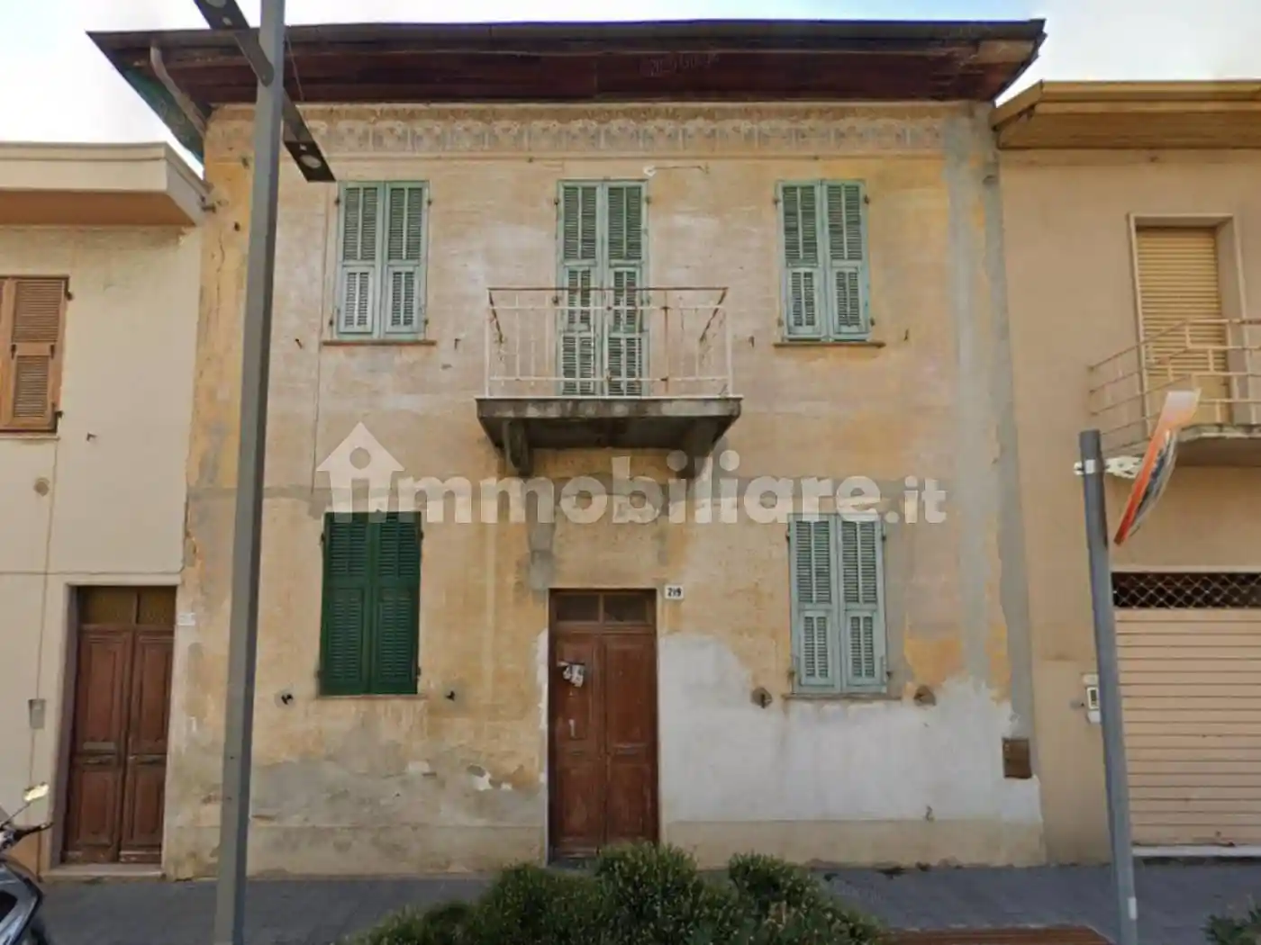 Palazzo - Stabile in vendita a Taggia