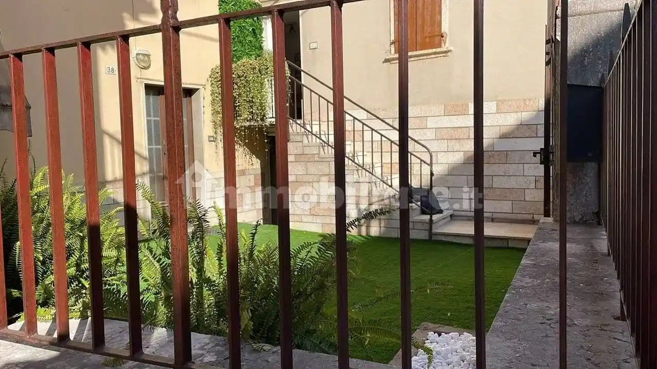 Casa indipendente in affitto a Sant'Ambrogio di Valpolicella