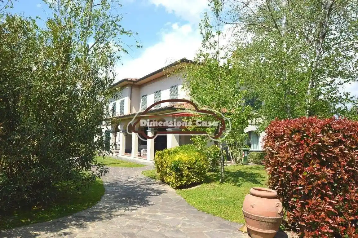 Villa in vendita a Capannori
