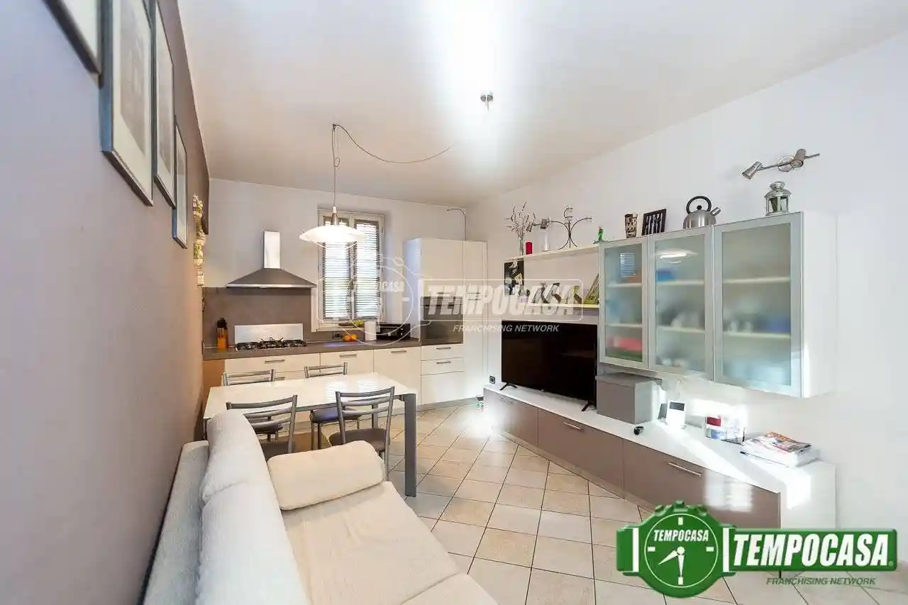 Terratetto unifamiliare via Gianfranco Donati, Centro, Capergnanica - foto 2