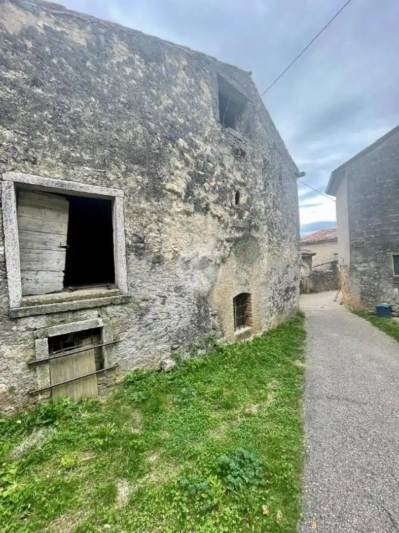 Rustico - Casale in vendita a Caprino Veronese