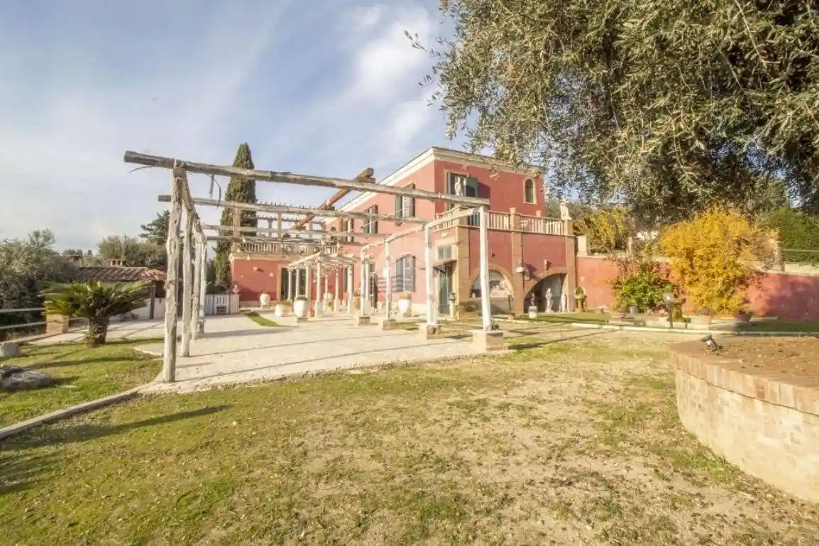 Casa indipendente in vendita a Palombara Sabina