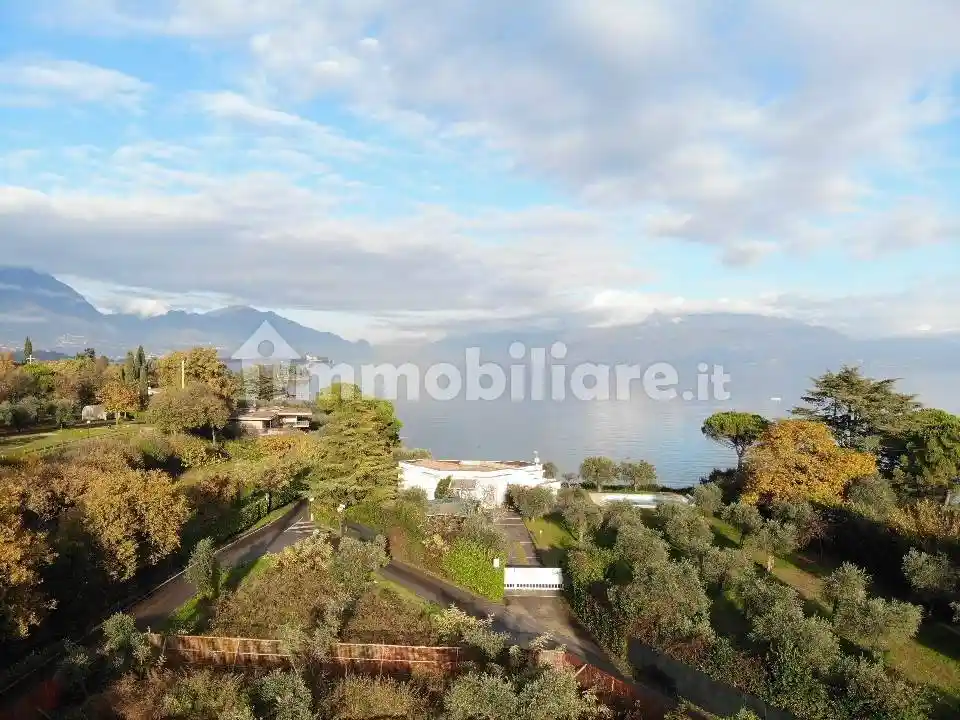 Villa in vendita a Manerba del Garda