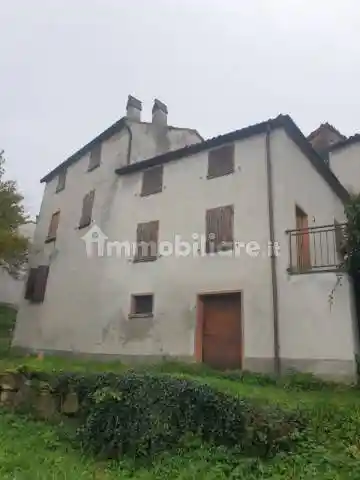 Casa indipendente in vendita a Alta Val Tidone