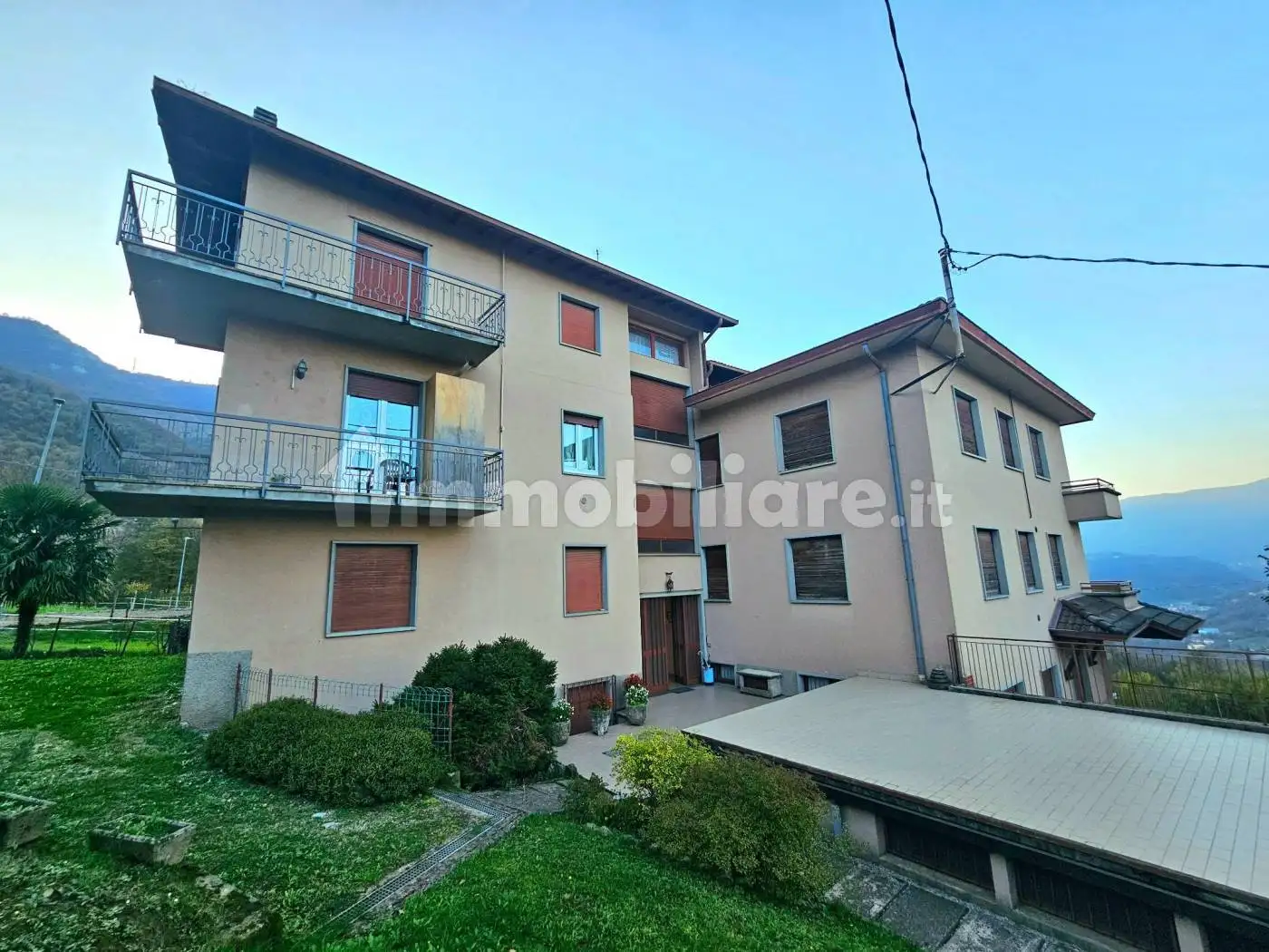 Palazzo - Edificio in vendita a Bedulita