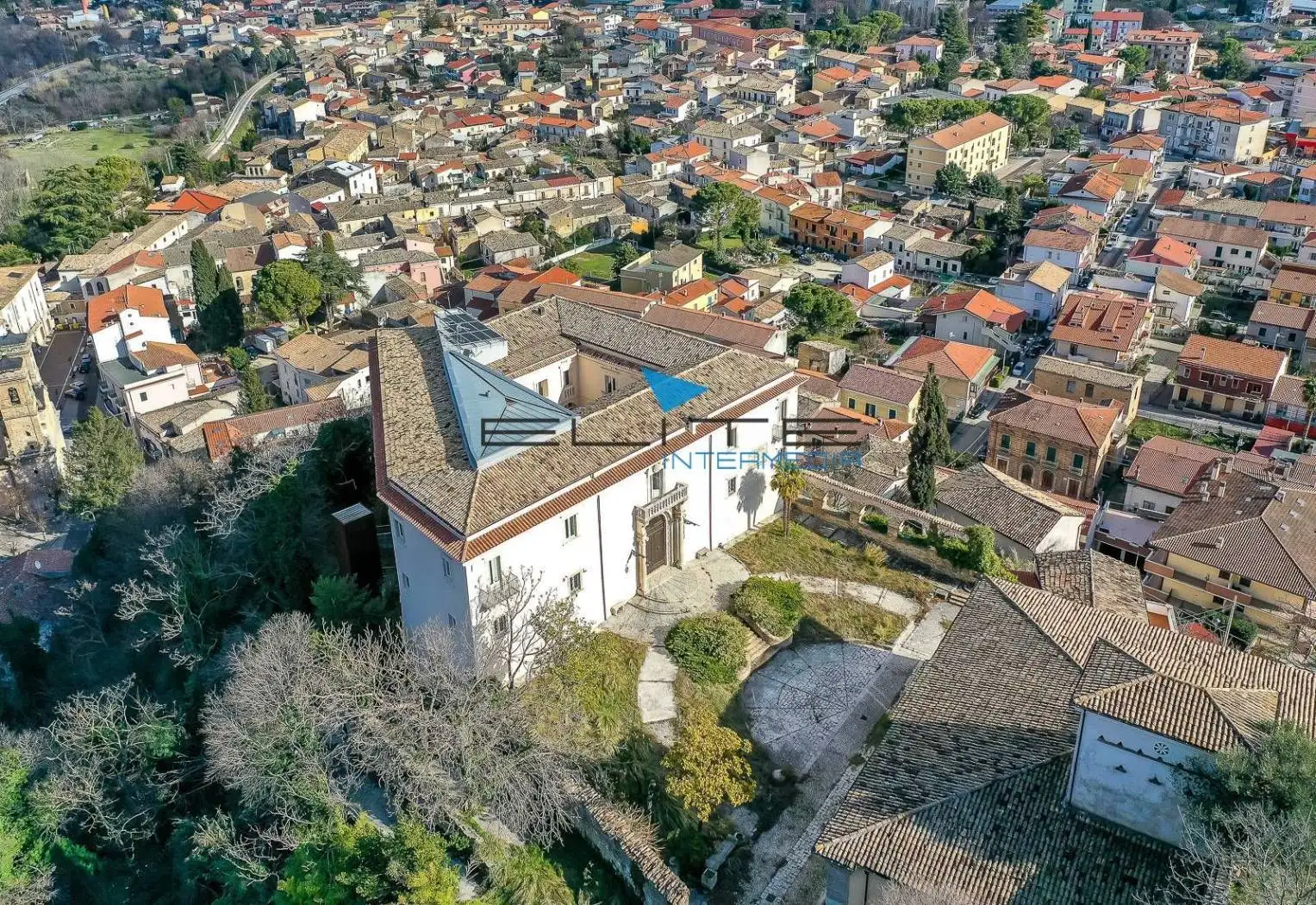 Palazzo - Edificio in vendita a Torre de' Passeri