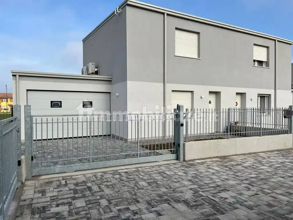 Villa in vendita a Ronco all'Adige