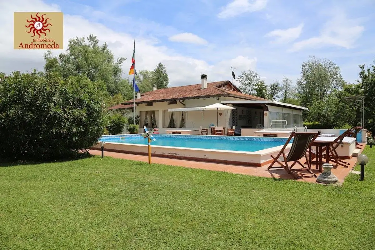 Villa in vendita a Forte dei Marmi