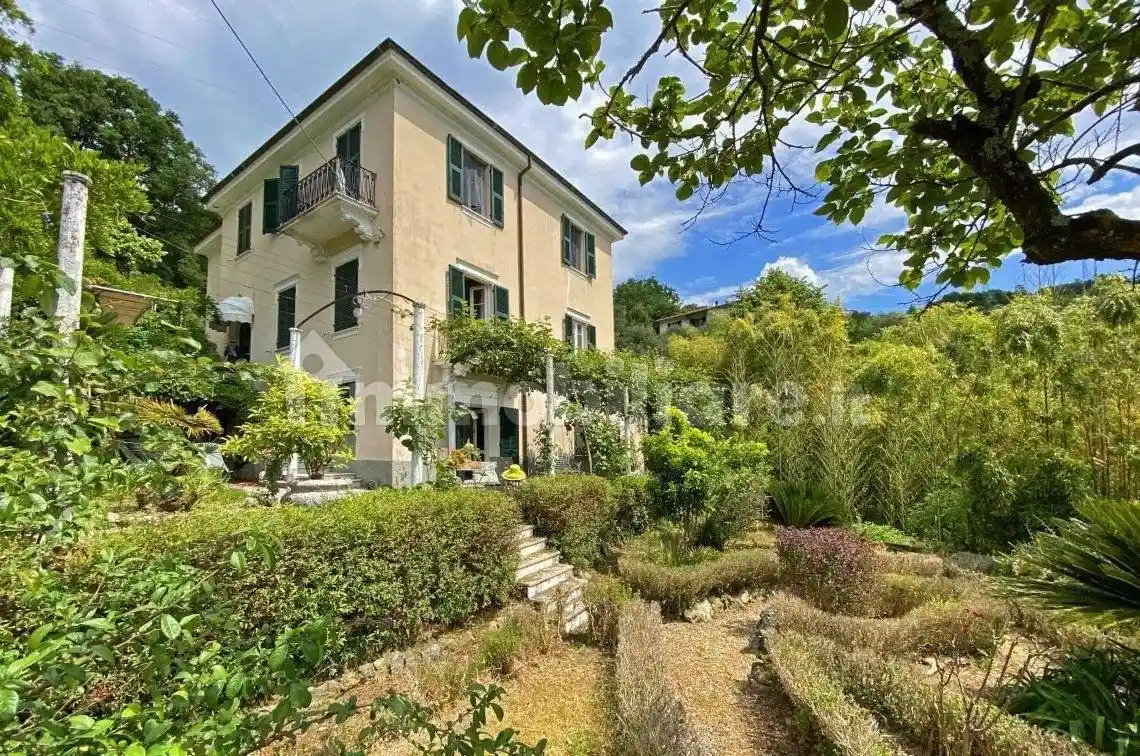 Villa in vendita a La Spezia