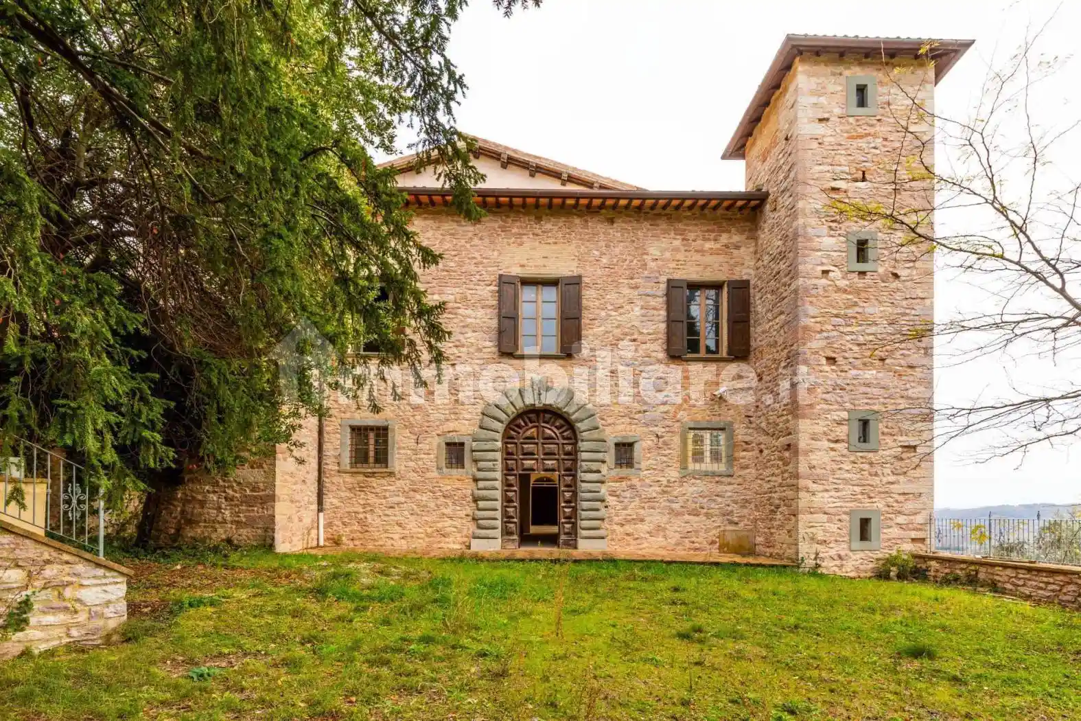 Palazzo - Edificio in vendita a Gubbio
