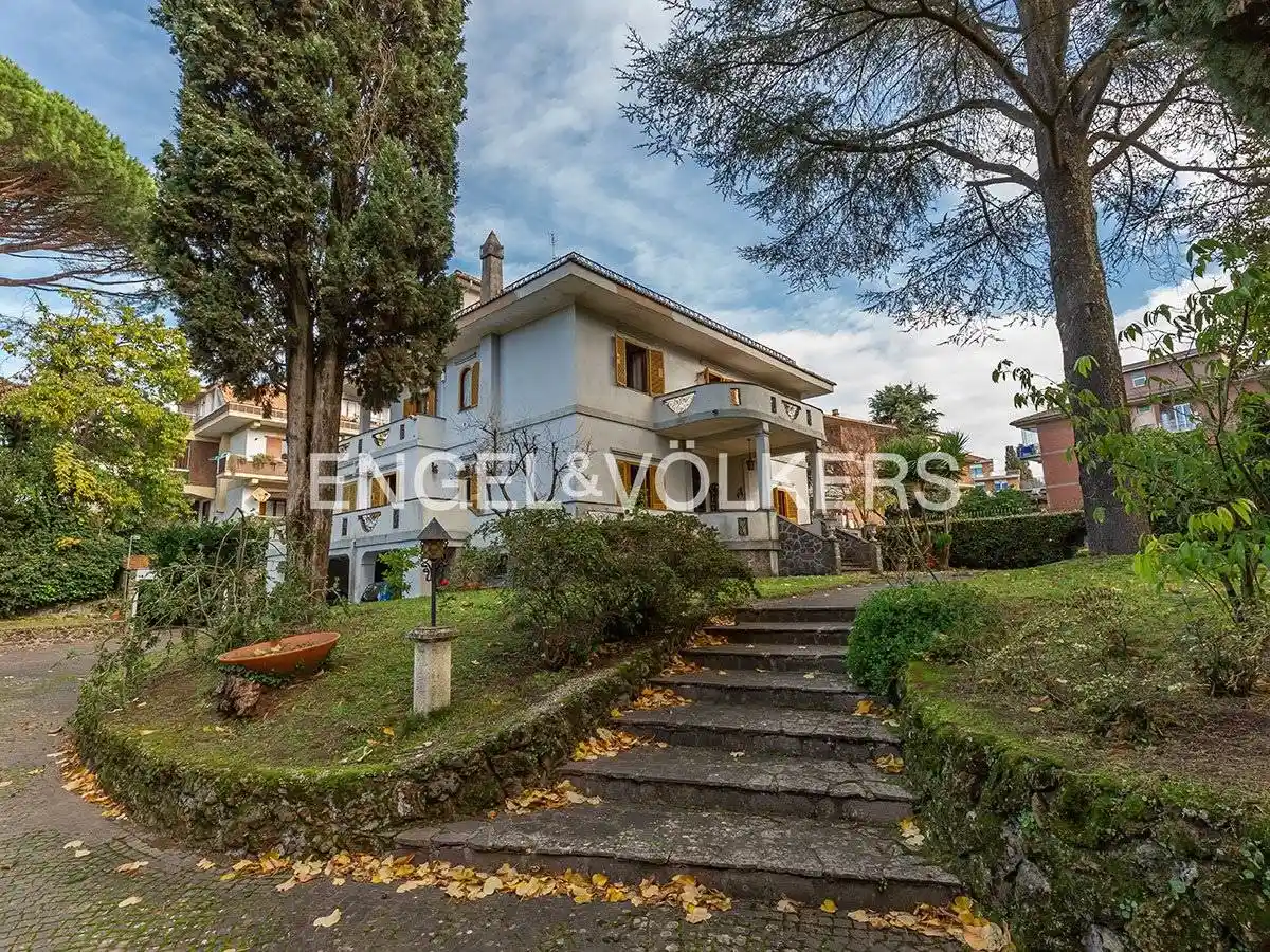 Villa in vendita a Ariccia