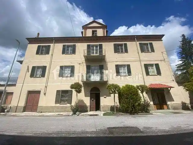 Palazzo - Edificio in vendita a Bosia