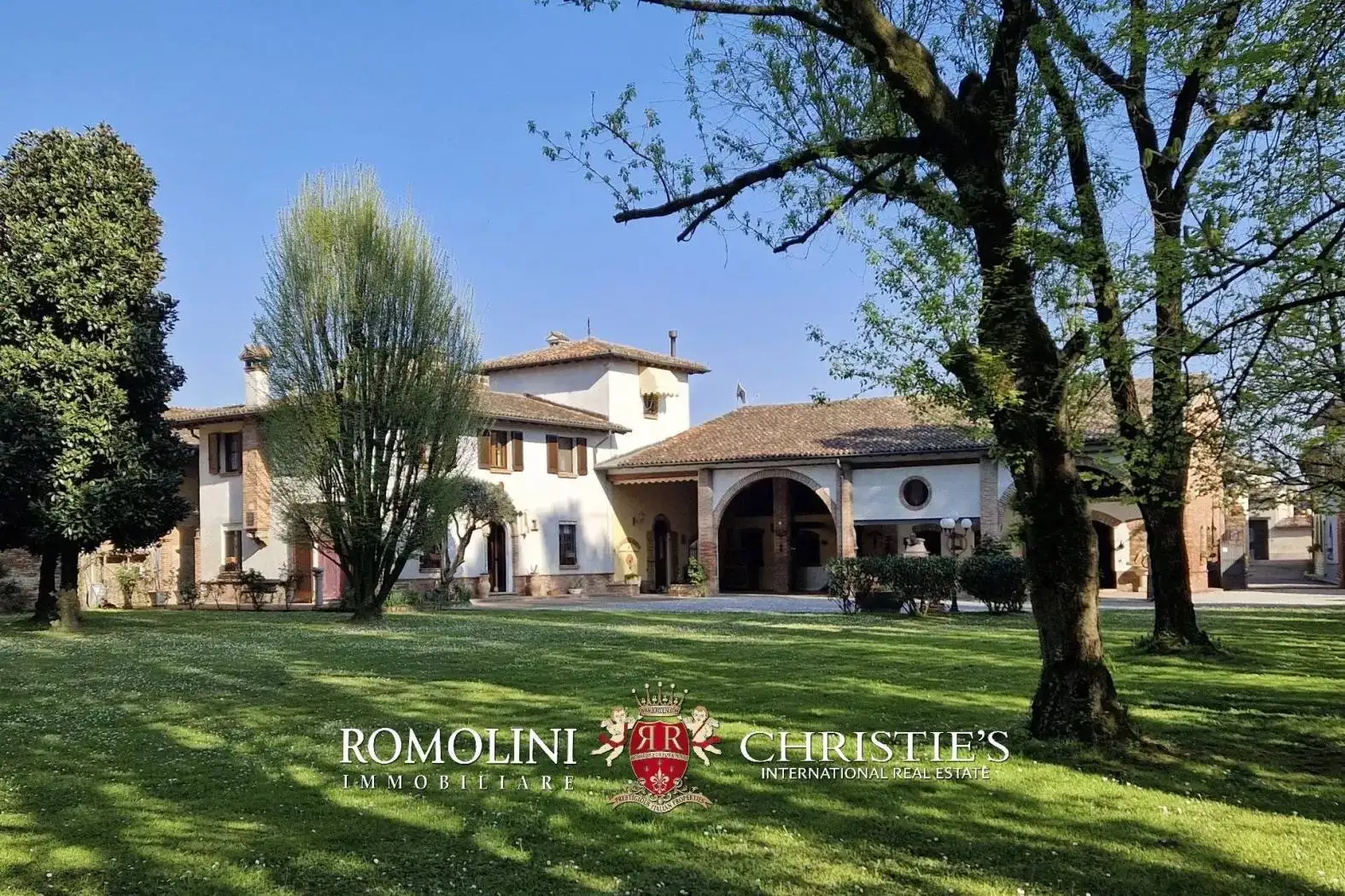 Villa in vendita a Isola Dovarese