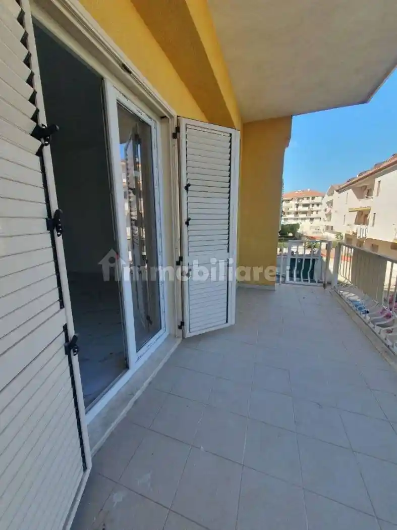 Quadrilocale viale Senatore Parodi traversa 6, Vibo Marina, Vibo Valentia - foto 2