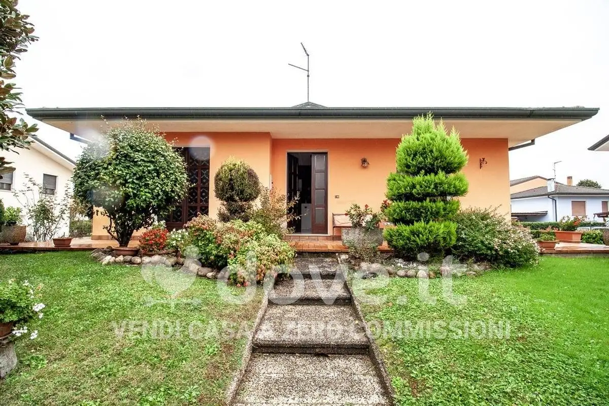 Villa in vendita a Bagnolo di Po