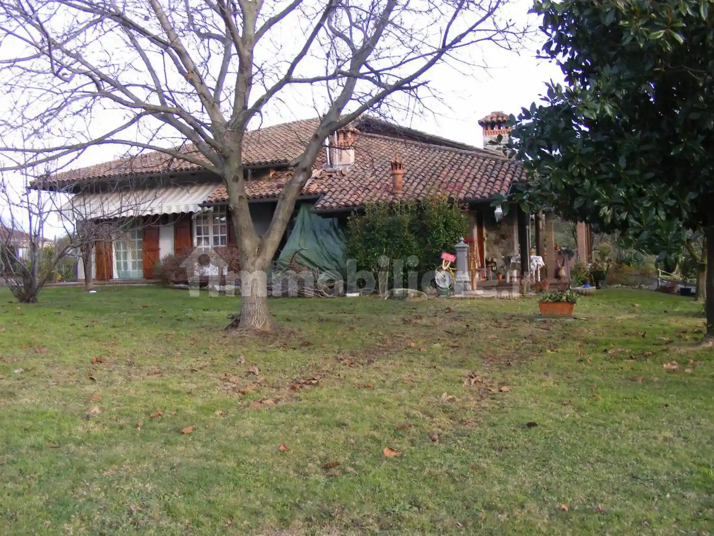 Villa in vendita a Divignano