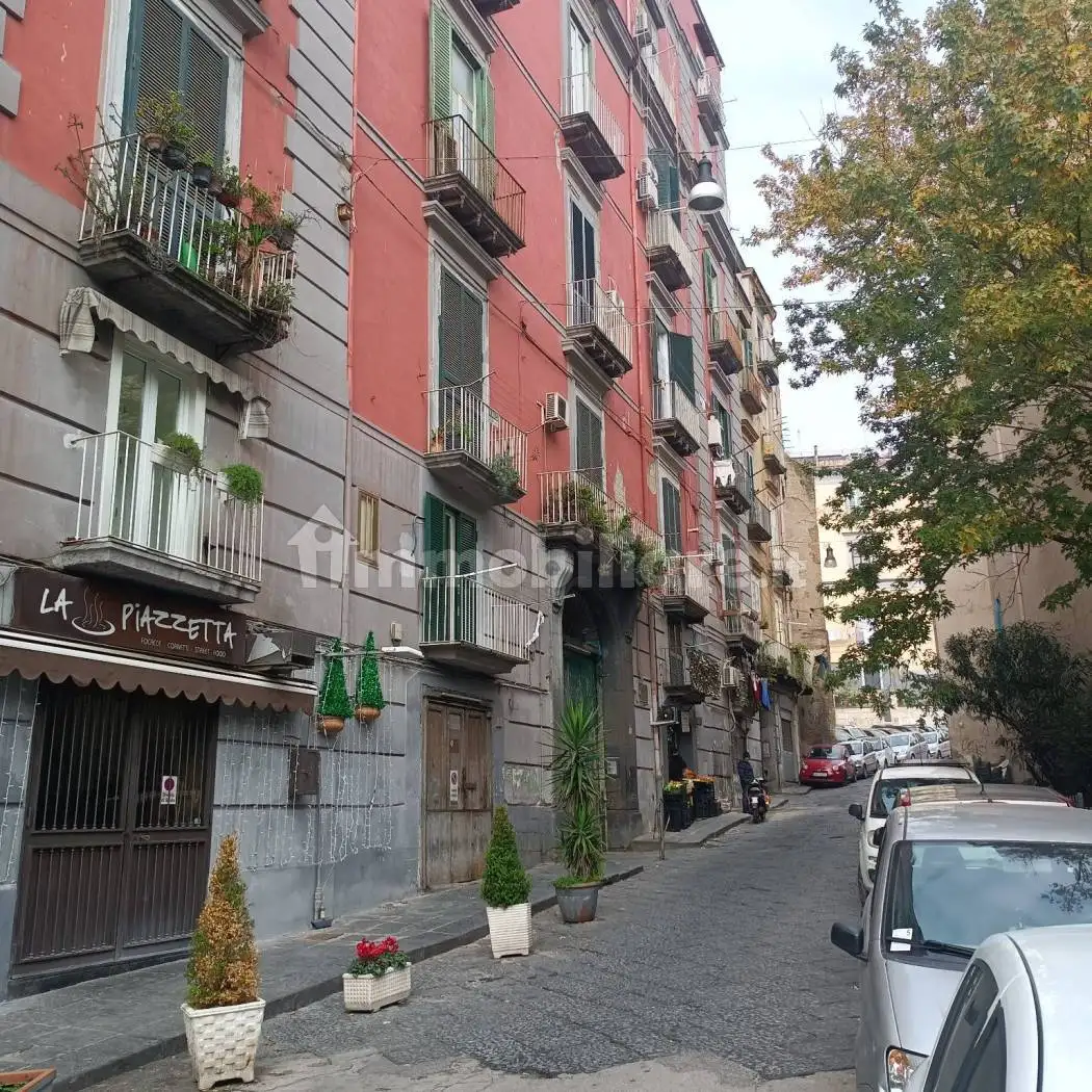 Appartamento in vendita a Napoli