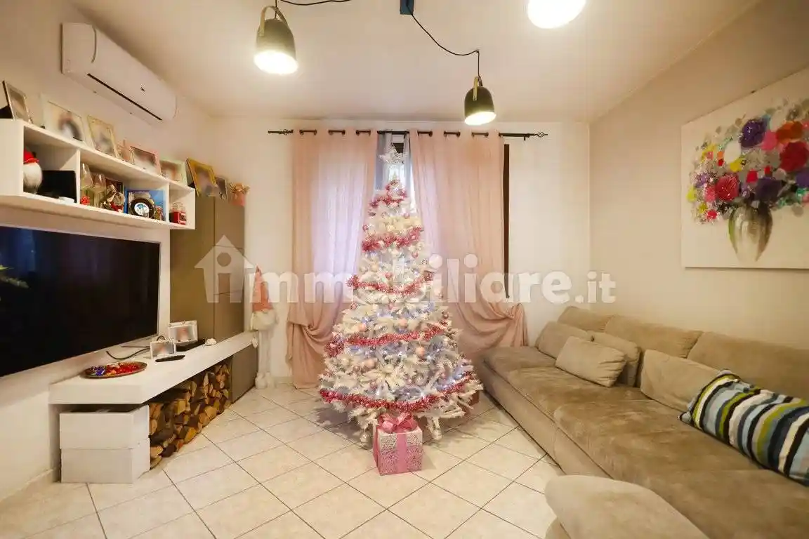 Villa in vendita a Cascina