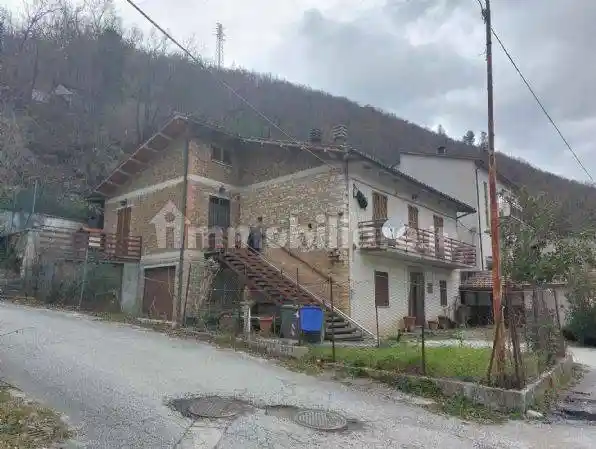 Casa indipendente in vendita a Nocera Umbra