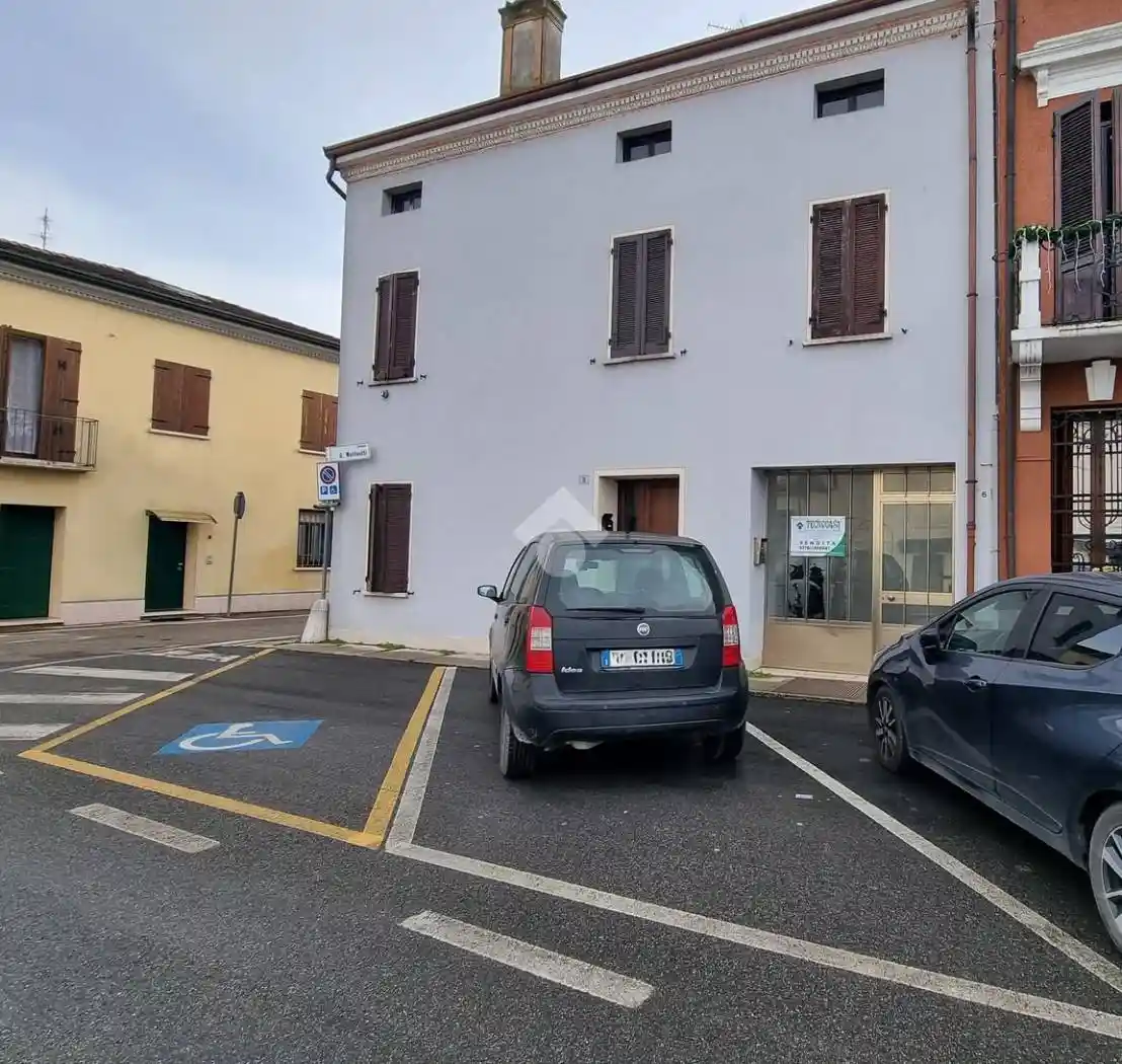 Casa indipendente in vendita a Borgo Virgilio