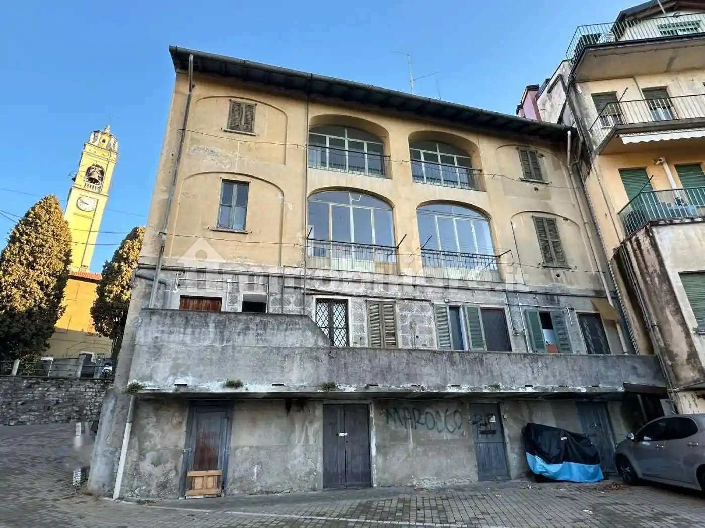 Palazzo - Edificio in vendita a Gavirate