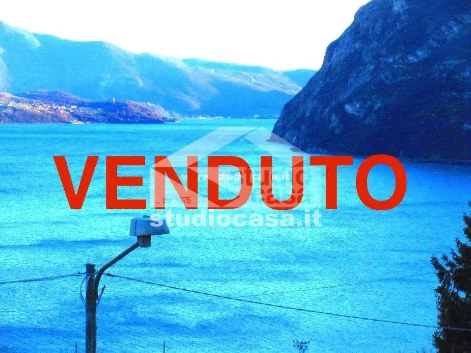 Appartamento in vendita a Riva di Solto