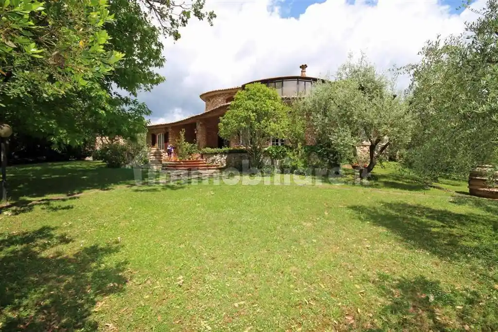 Villa in vendita a Sovicille