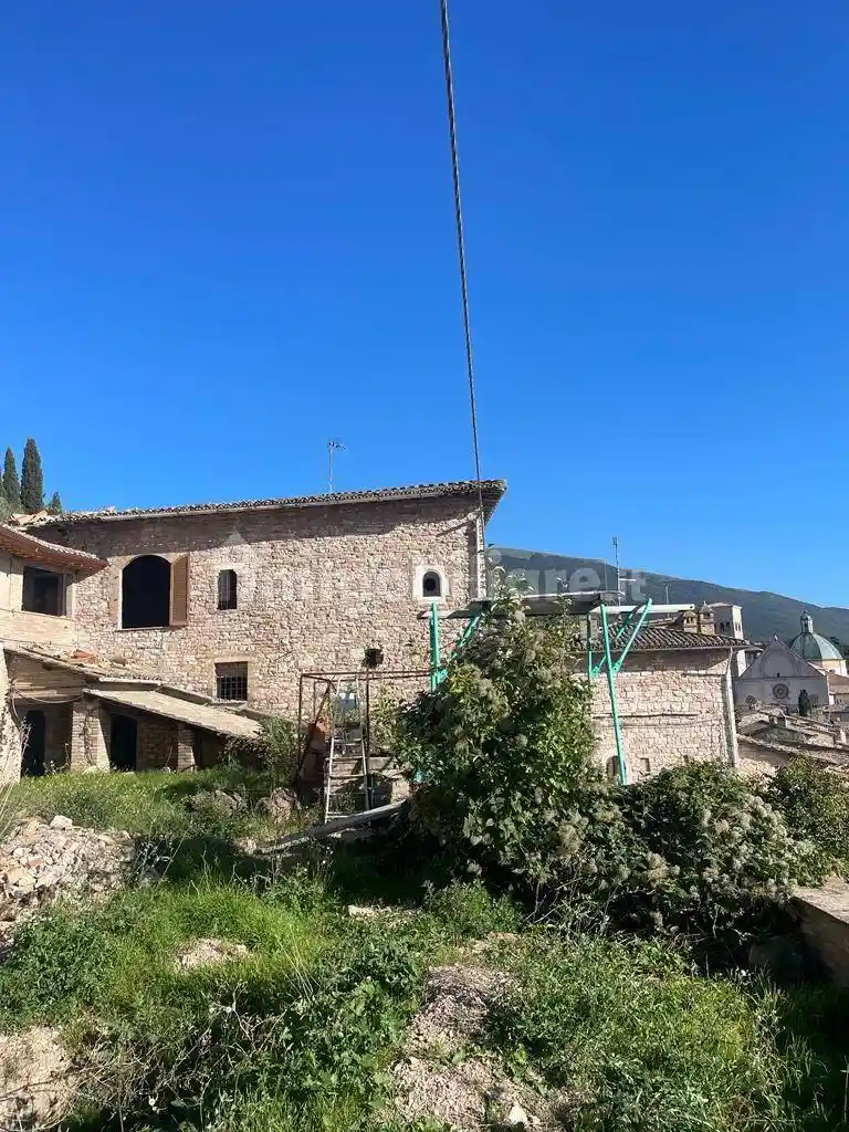 Casa indipendente in vendita a Assisi