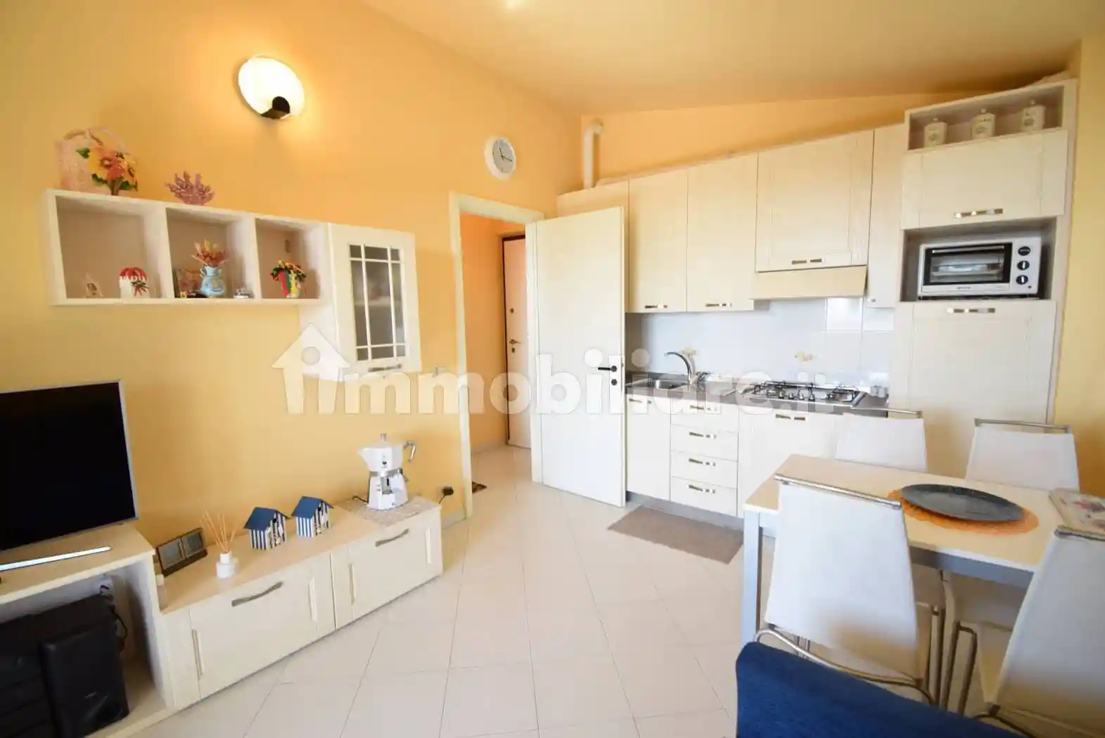 Appartamento in vendita a Diano Castello