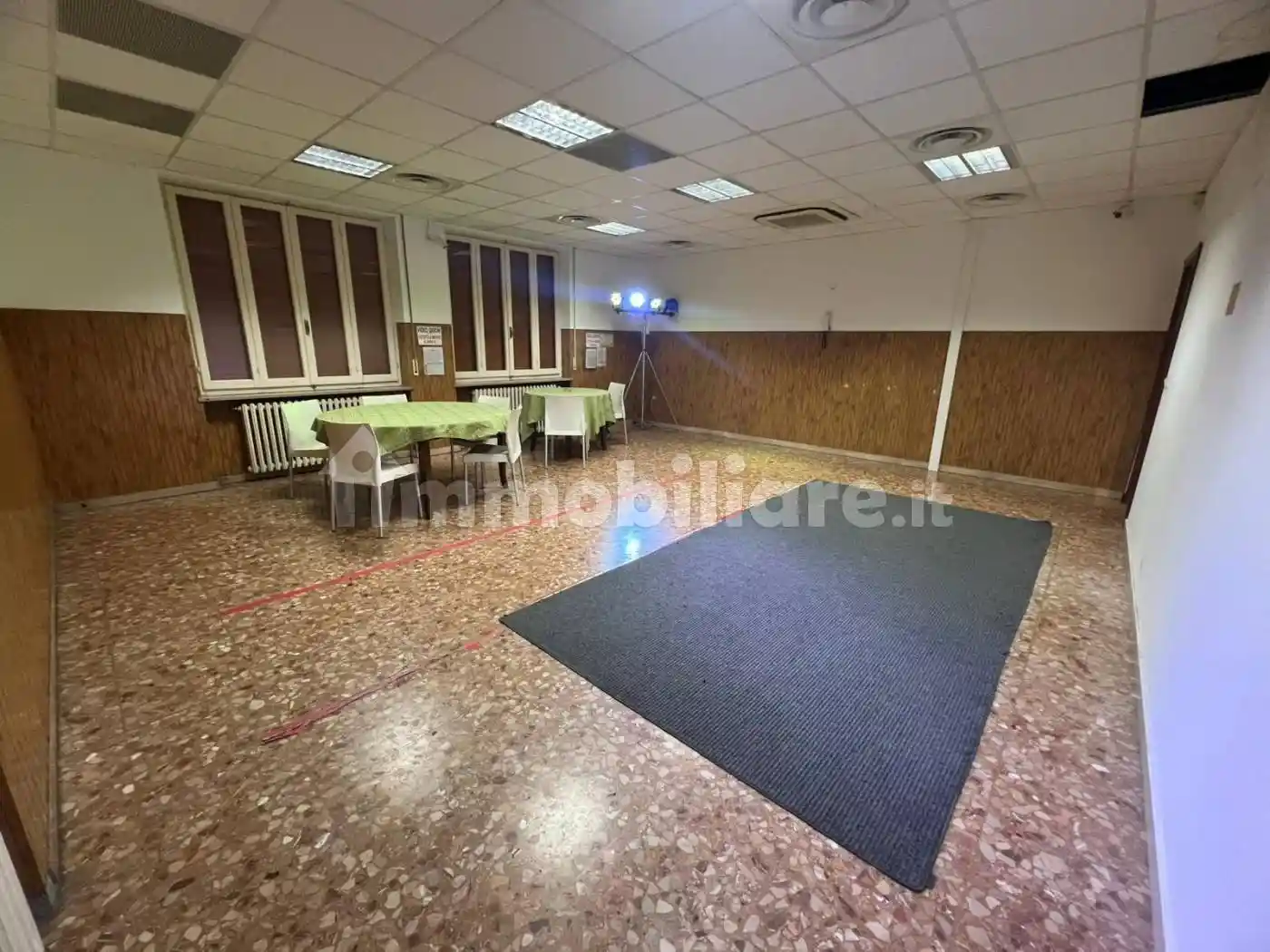 Palazzo - Edificio in Affitto - foto 2