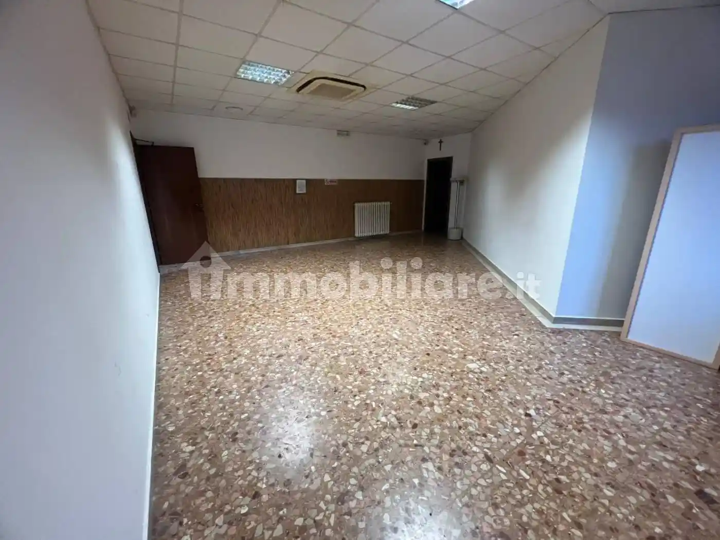 Palazzo - Edificio in Affitto - foto 3