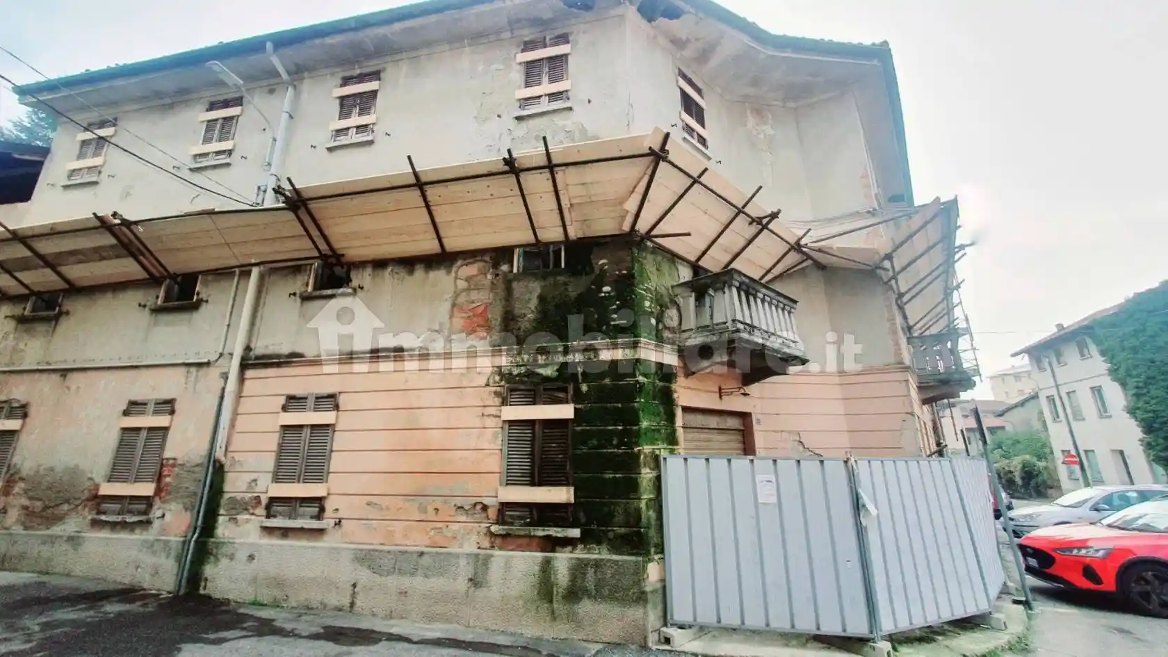 Palazzo - Edificio in vendita a Cermenate