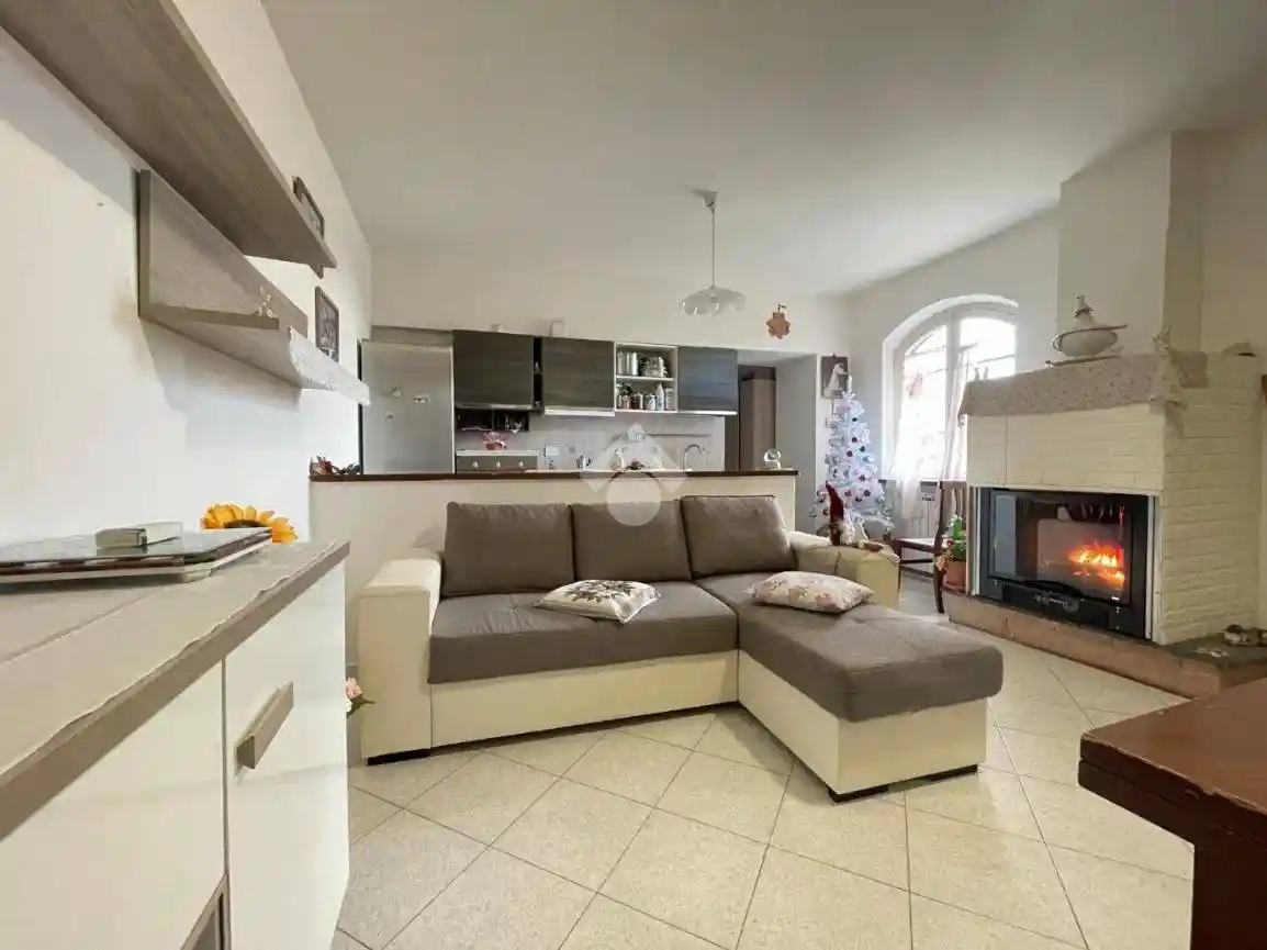 Villa bifamiliare via della resistenza 74, Zona Collinare Cerreto, Sant'Eustachio, Montignoso - foto 2