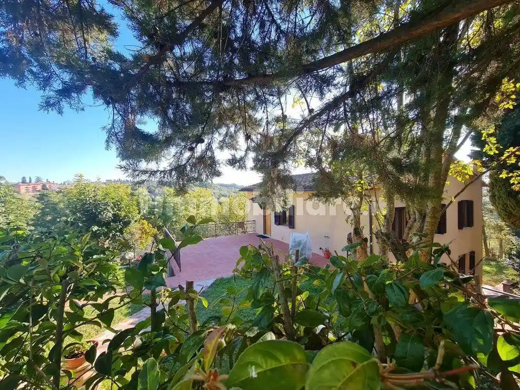 Appartamento in vendita a Cetona