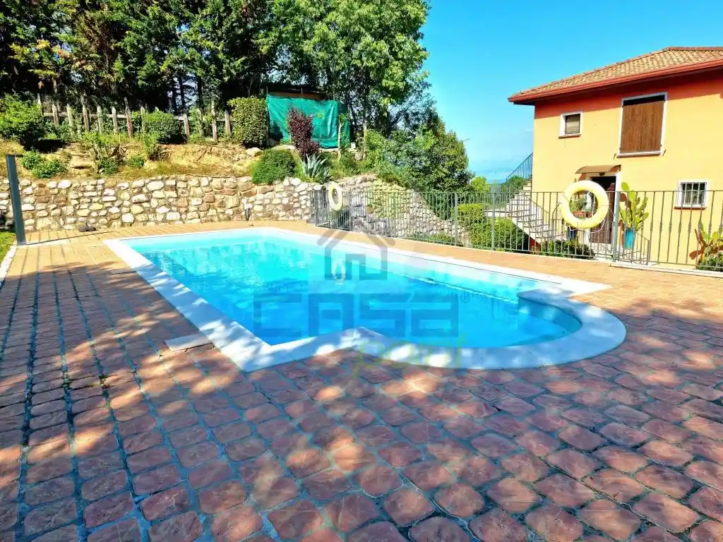 Appartamento in vendita a Lonato del Garda