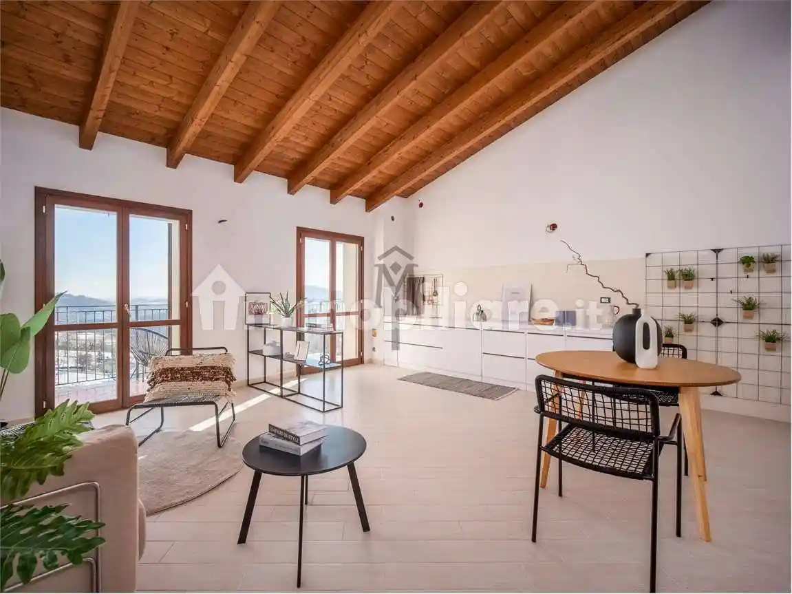 Appartamento in vendita a Viano