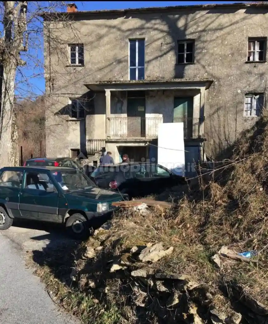 Rustico - Casale in vendita a Montebruno