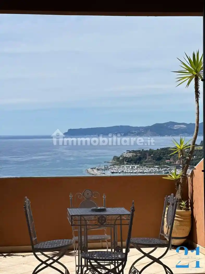 Appartamento in affitto a Varazze