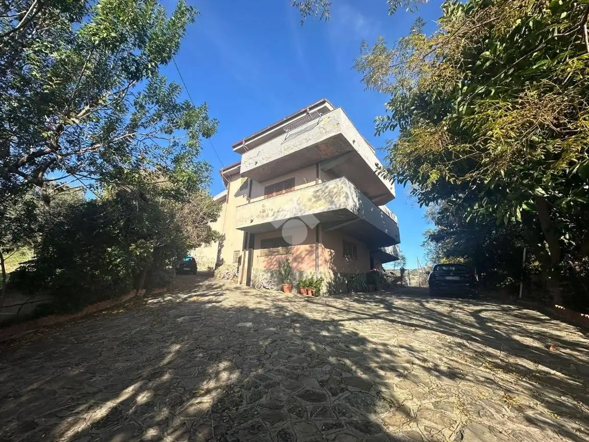 Palazzo - Edificio in vendita a Trebisacce