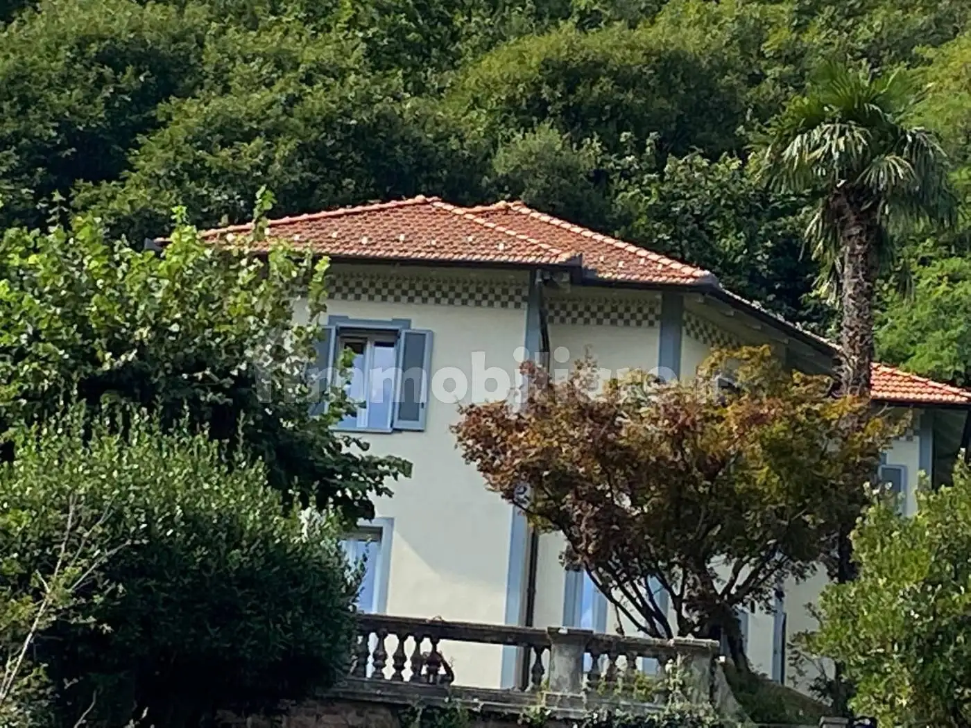 Villa in vendita a Brusimpiano