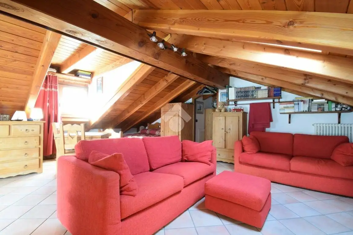 Terratetto unifamiliare frazione Ville 100, Villa Nabian, Challand-Saint-Victor - foto 3