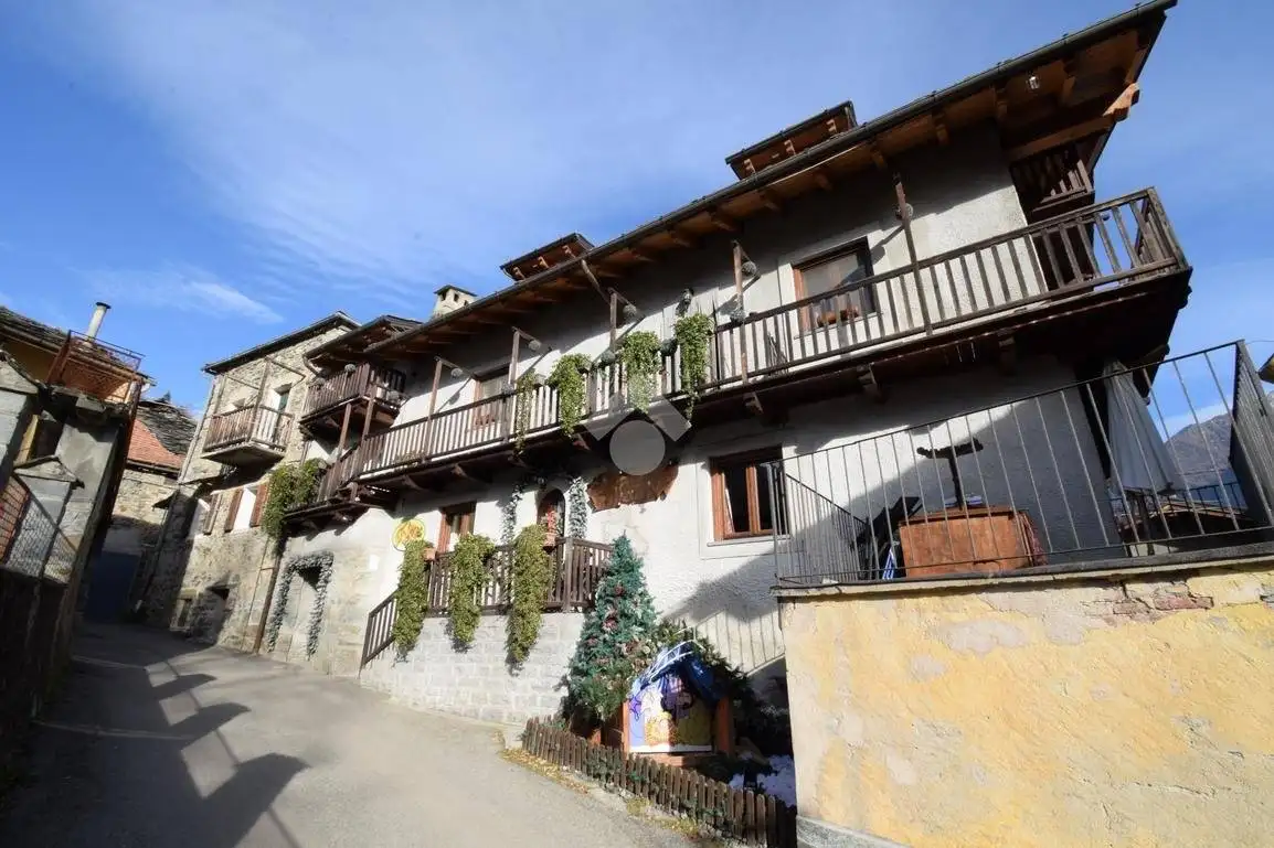 Terratetto unifamiliare frazione Ville 100, Villa Nabian, Challand-Saint-Victor - foto 5