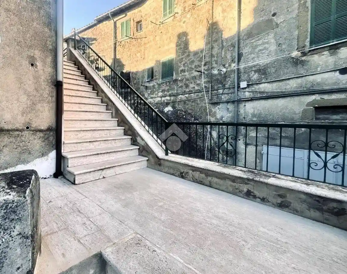 Trilocale corso vittorio emanuele 136, Farnese - foto 2