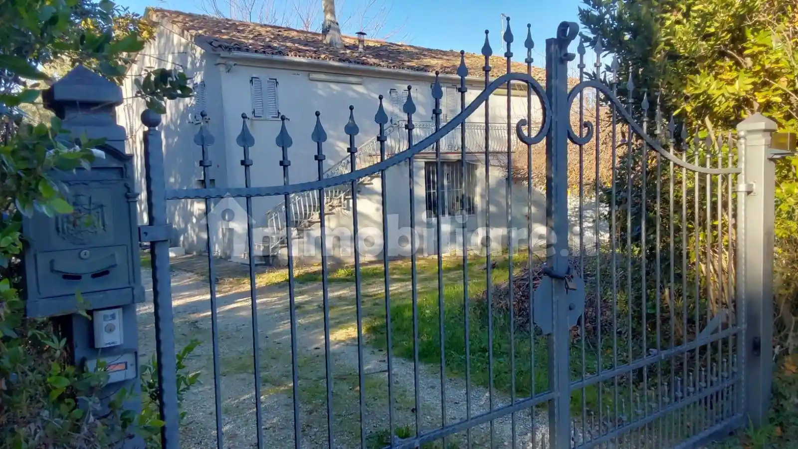 Rustico - Casale in vendita a Macerata